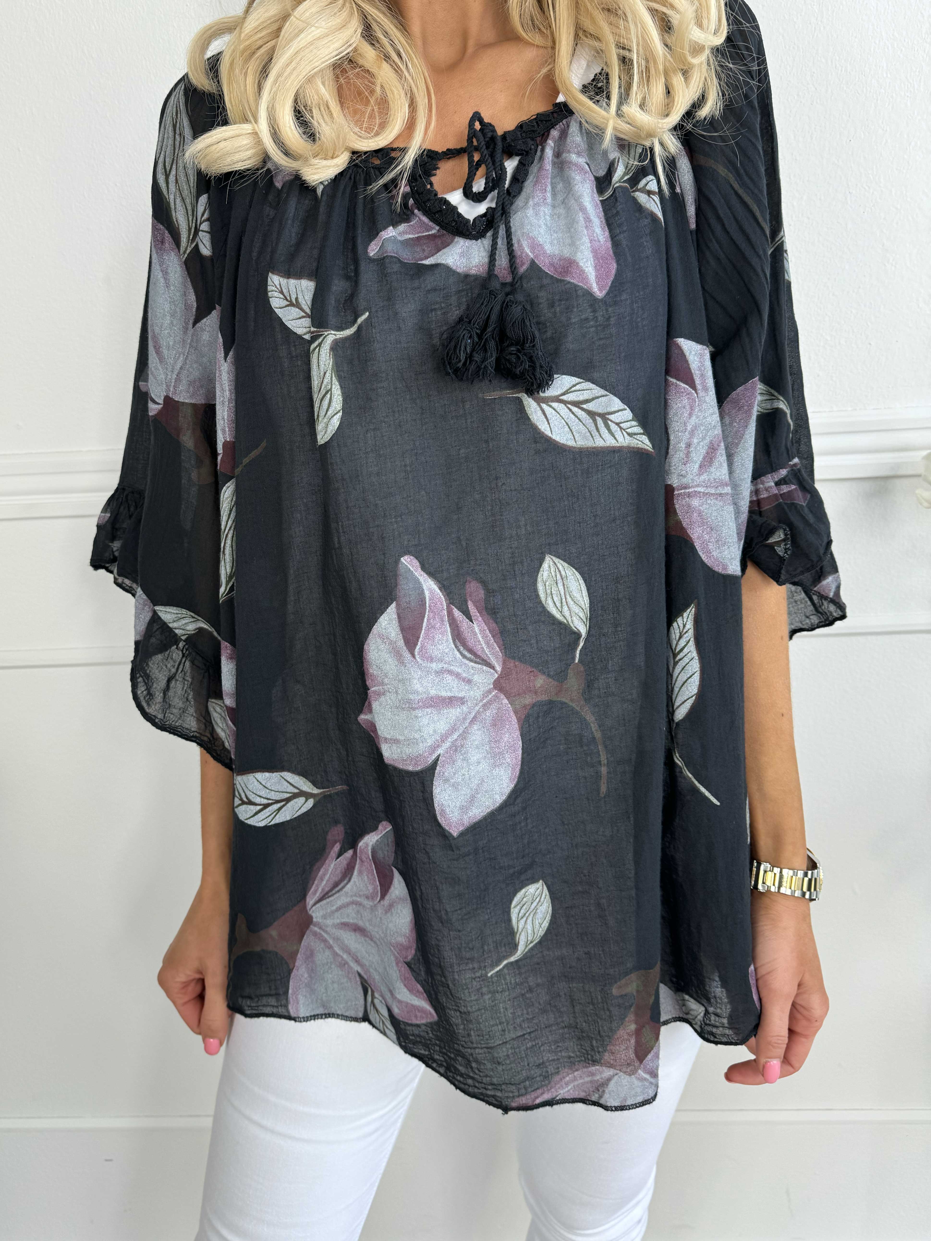 Marija flower - Söt blommig tunika med vackra ärmar